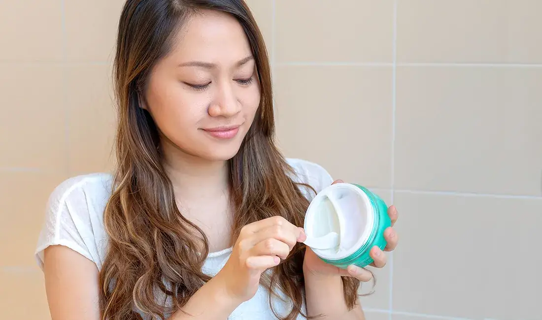 Klog Chat: Do You Use a Different Moisturizer at Night? Illustrations
