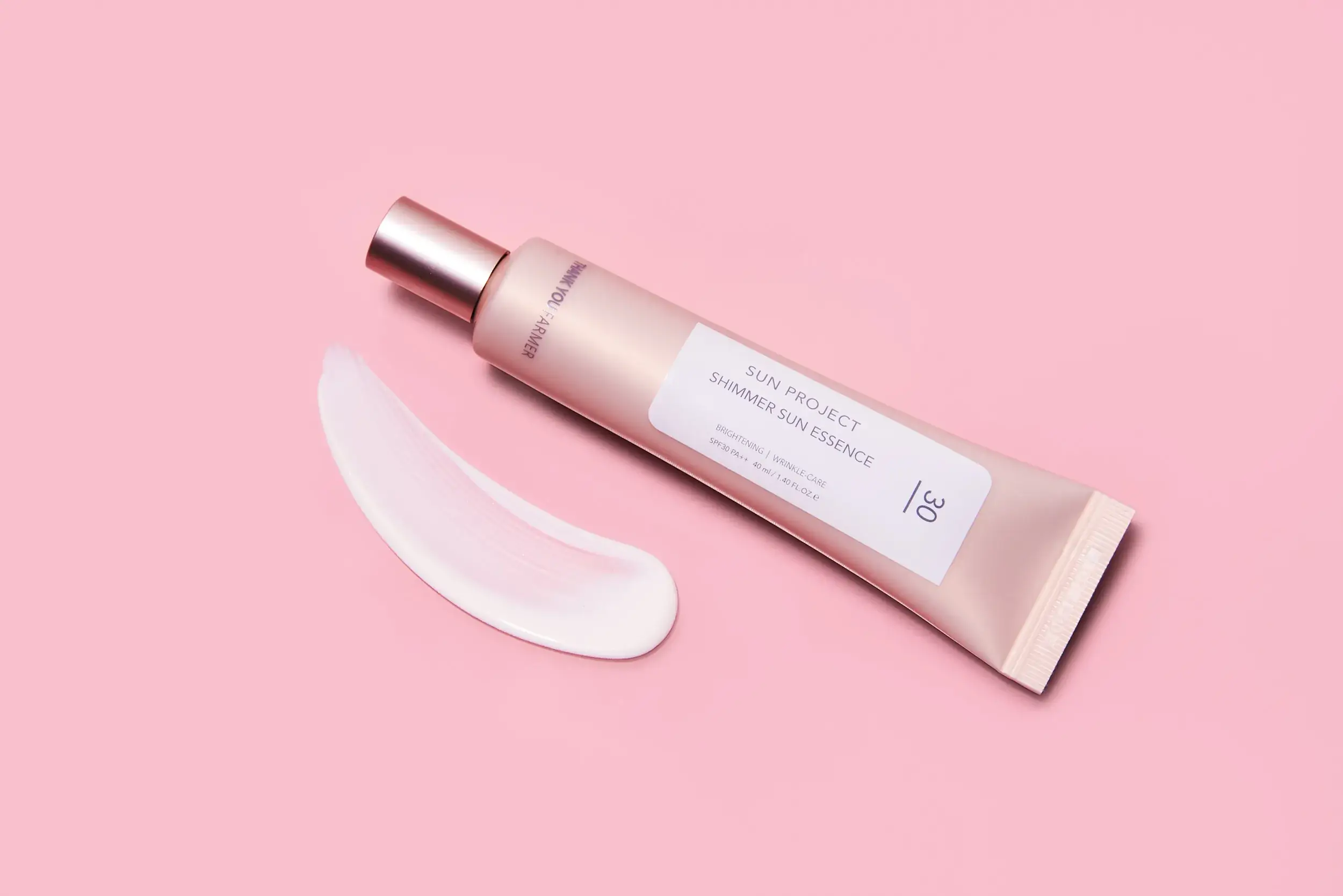 We’re Obsessed With This Glow-Inducing Sunscreen Illustrations
