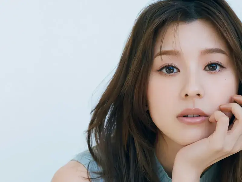 軽さと存在感を両立したかっこいい眉毛