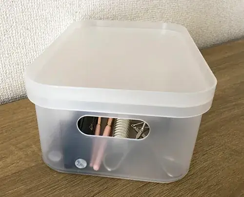 収納ケースにすべて入れる