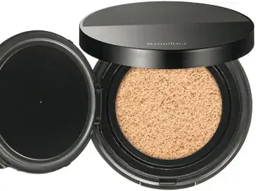 マキアージュ ドラマティックエッセンスクッション グロウ SPF50+・PA++++ 全3色 ￥4,620（セット価格・編集部調べ）