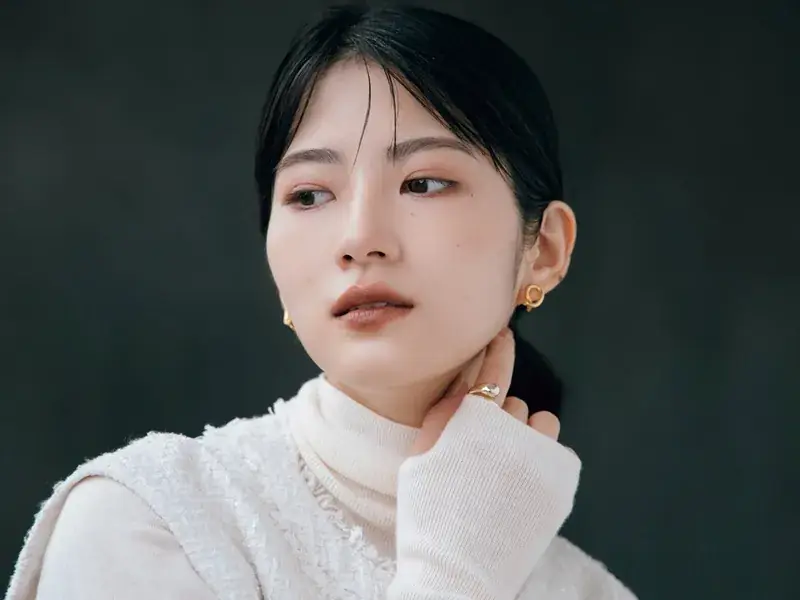 若月佑美さん NEOピンクパレットの大人可愛いアイメイク