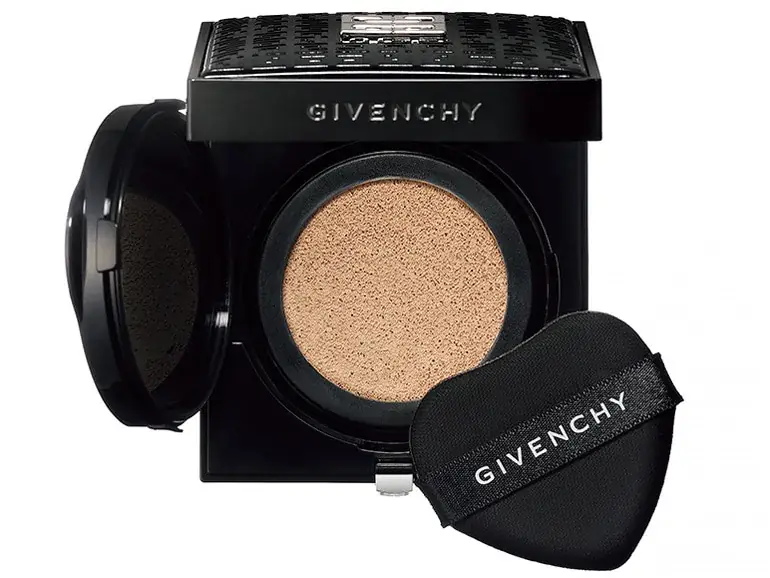 パルファム ジバンシイ プリズム・リーブル・スキンケアリング・グロウ・クッションSPF45・PA+++ 12g 全6色 ¥9,240