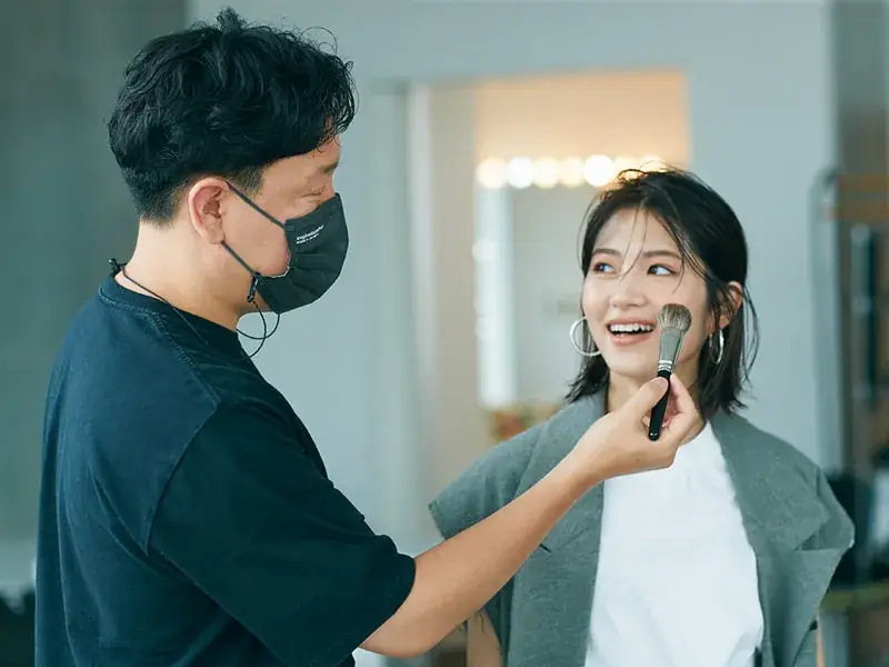 メイクされている若月佑美さん