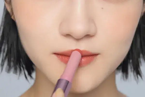 お悩み2：上唇が薄くて寂しい！