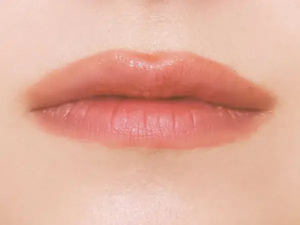 テクニック1：色っぽさをアップさせるリップメイク術