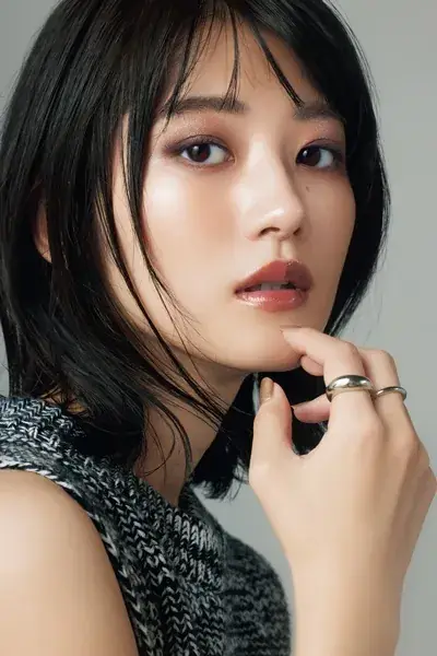若月佑美さん バストアップ写真