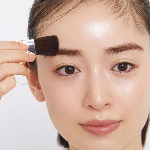 全顔に5点、ハイライトを入れて立体顔に