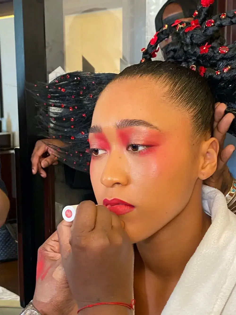 Getting Naomi Osaka Ready For The Met Gala 그림