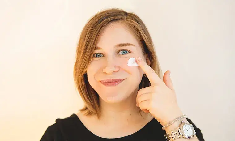 Five Signs Your Skin Is Dehydrated and What to Do About It 그림