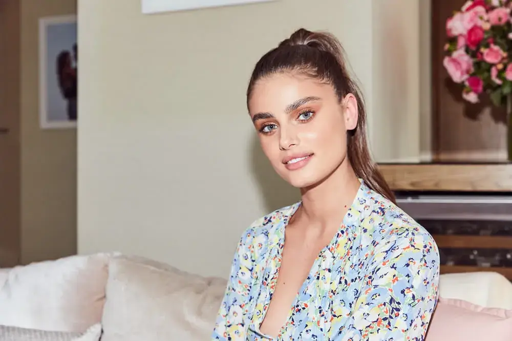 Taylor Hill, Model 그림